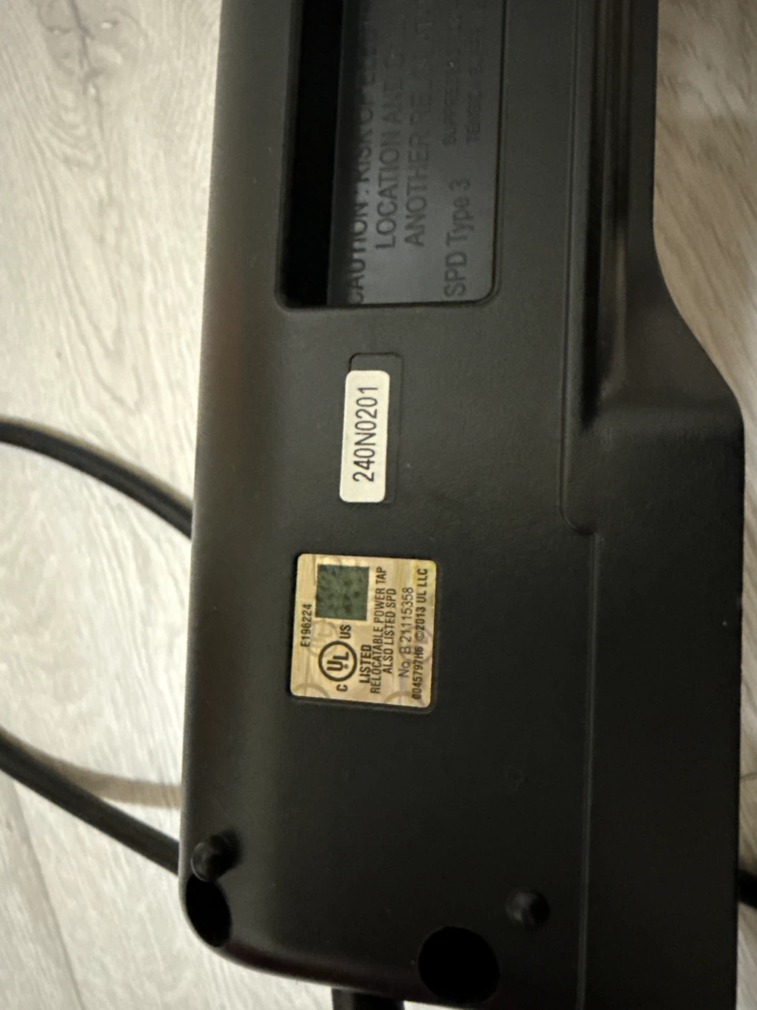 Staples 7-Outlet 2100 Joules Surge Protector w/ 6' Cord 24499 - photo 5
