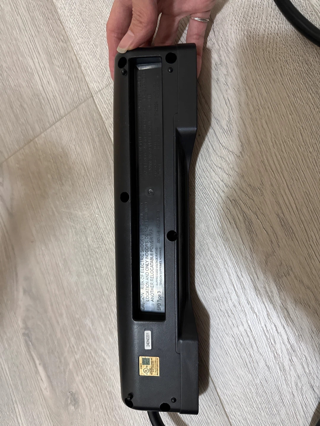Staples 7-Outlet 2100 Joules Surge Protector w/ 6' Cord 24499 - photo 3