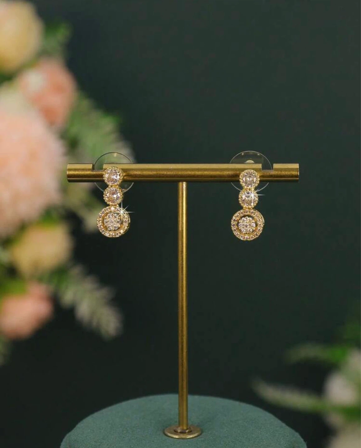 Gold-tone necklace with clear stones - photo 4