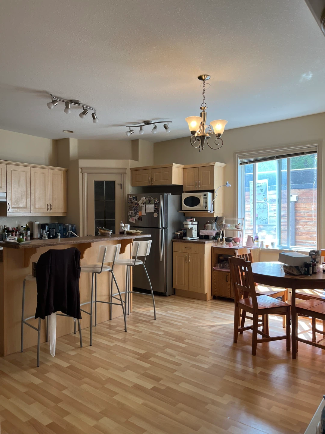 Subleasing 1 bedroom with separate bathroom - photo 2