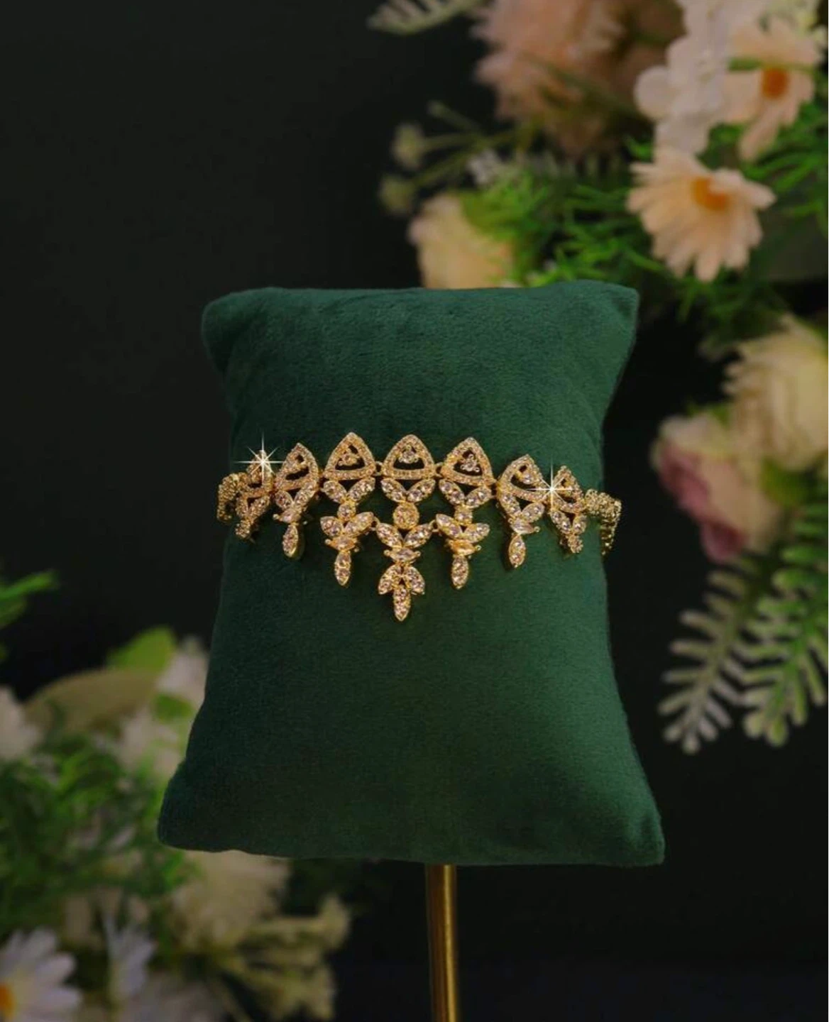 Gold-Tone Rhinestone Jewellery Set - photo 3