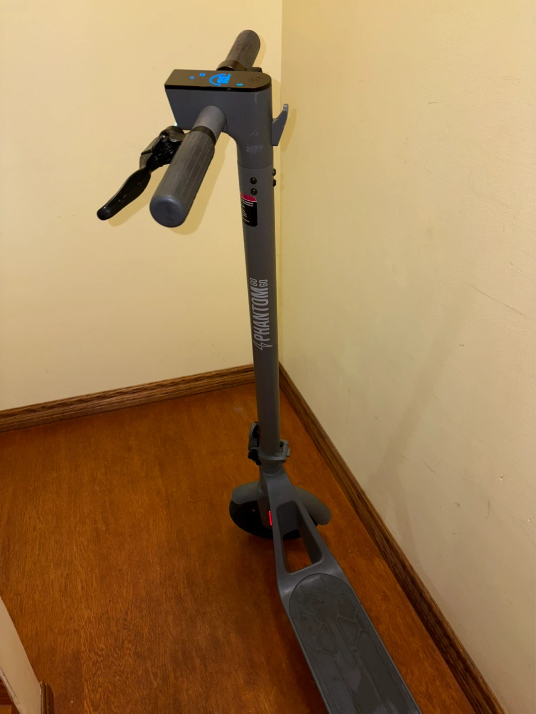Phantom gogo a8 electric scooter - photo 3