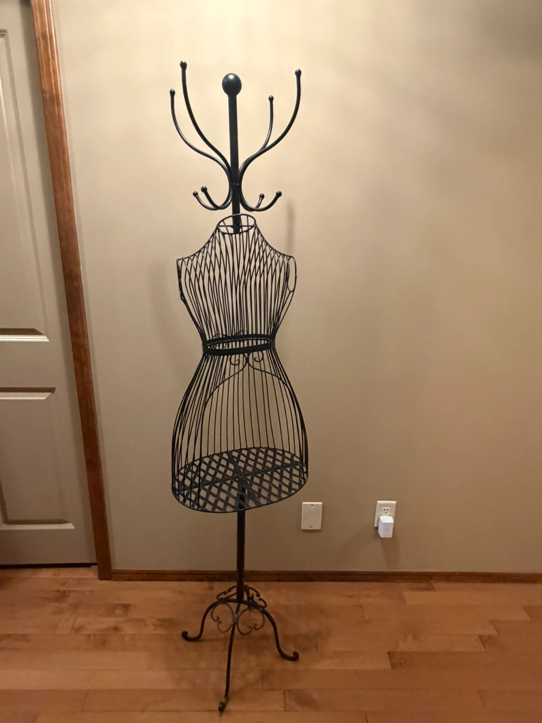 Wire Mannequin Coat Rack - photo 2