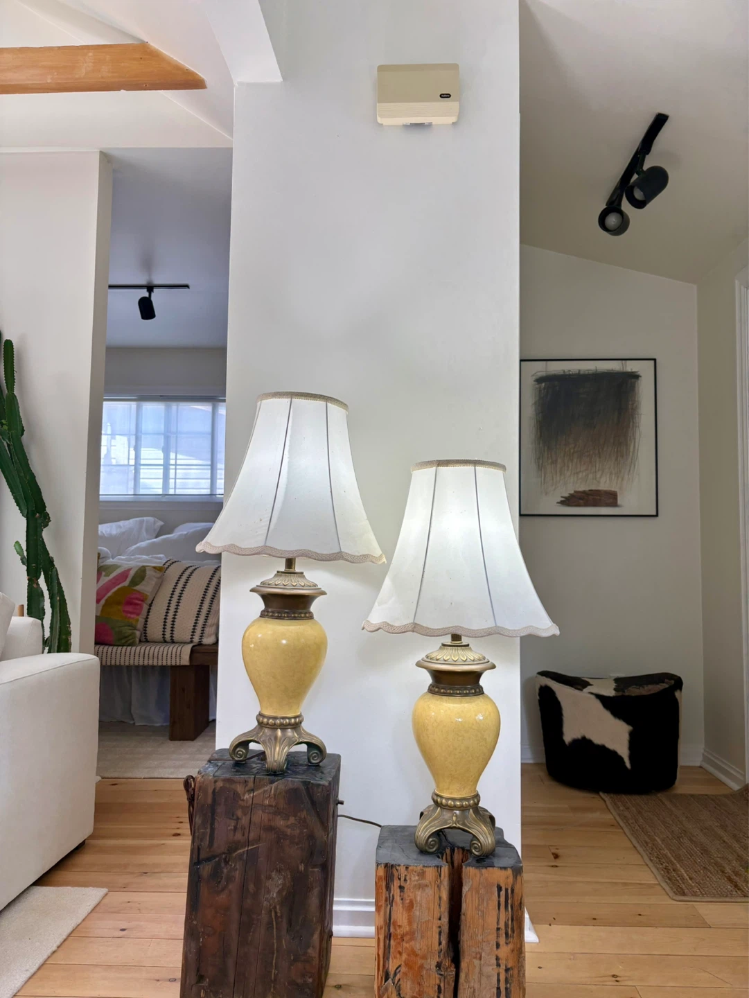 Pair of Yellow Ceramic Table Lamps - photo 2