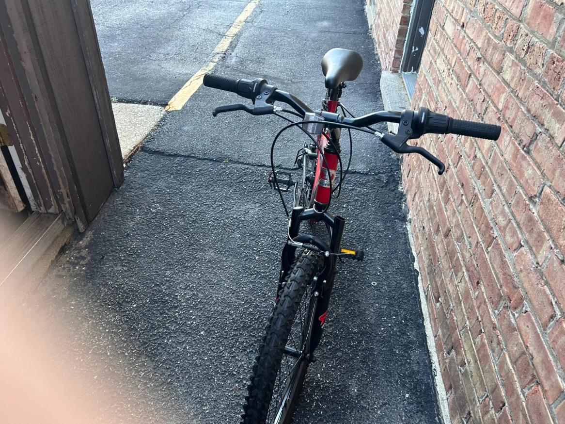 Red "Gauntlet" Mountain Bike - photo 2