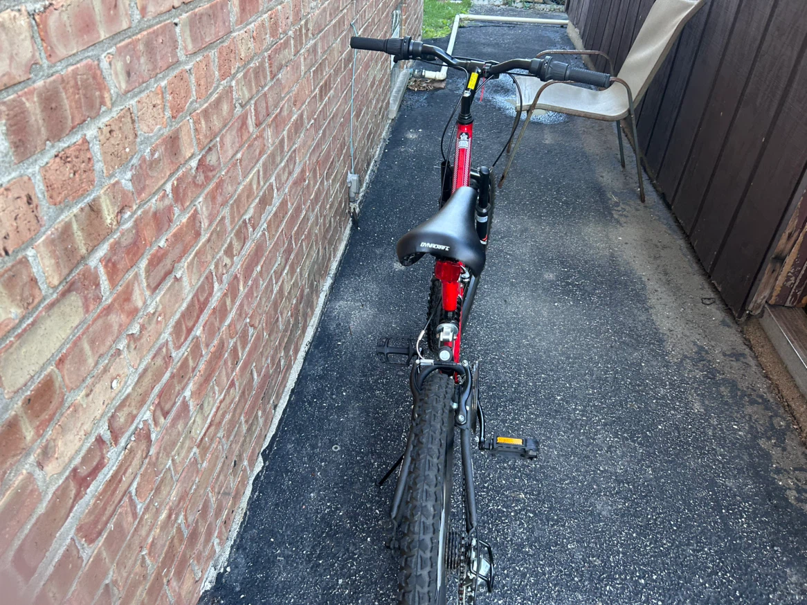 Red "Gauntlet" Mountain Bike - photo 3