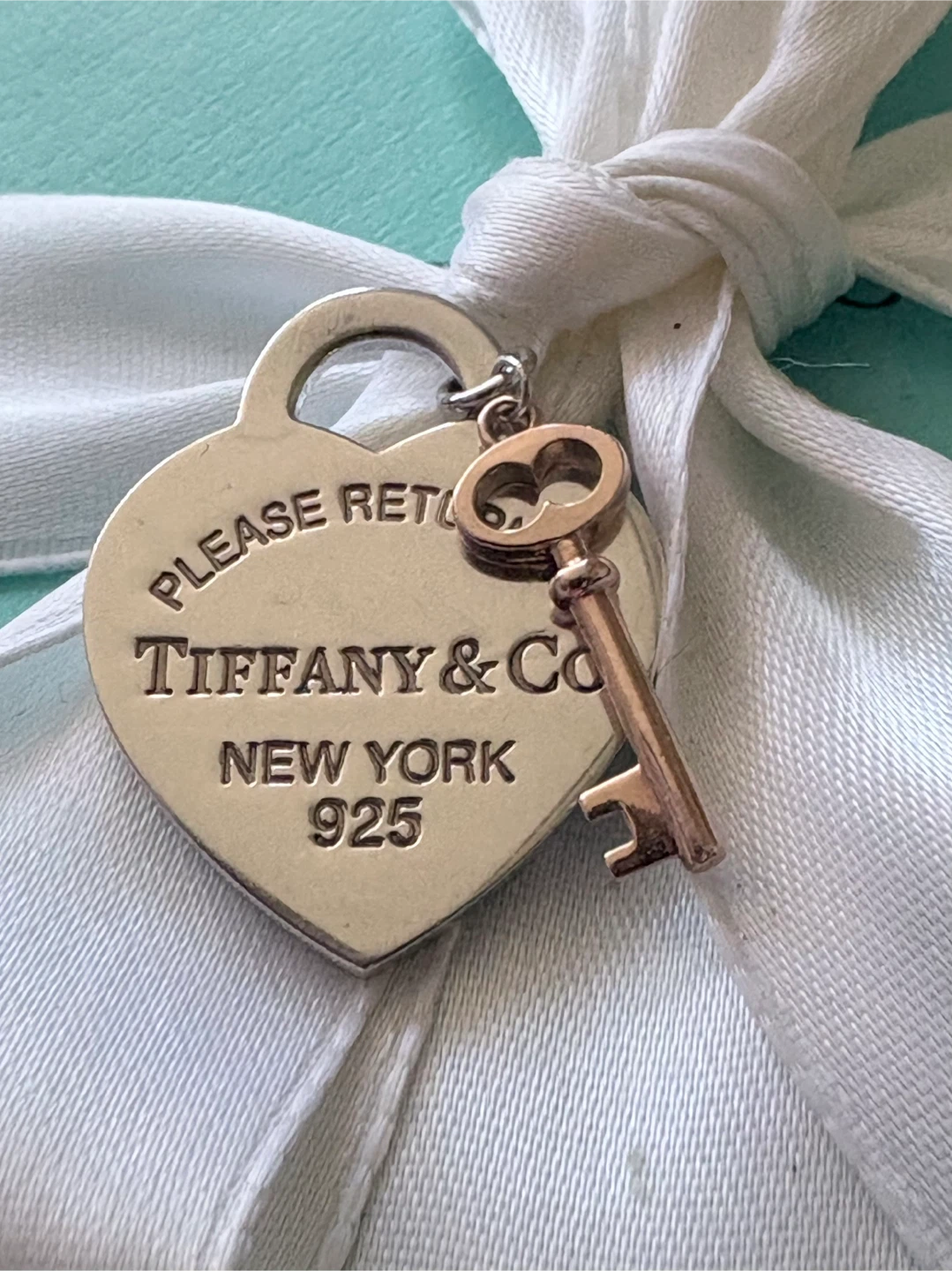 💯 Authentic Tiffany and Co. RTT Heart Tag with Mini Rubedo Key - photo 3