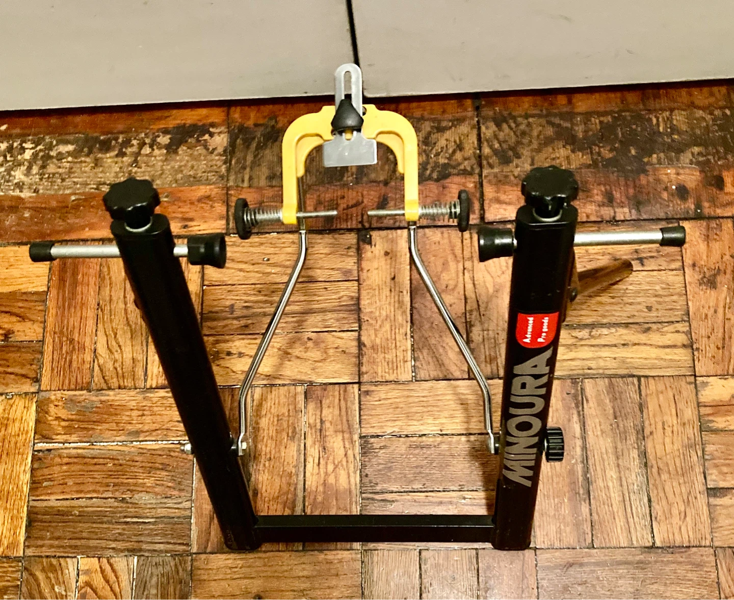MINOURA Portable Foldable Steel Truing Wheel/Trainer Stand - photo 4