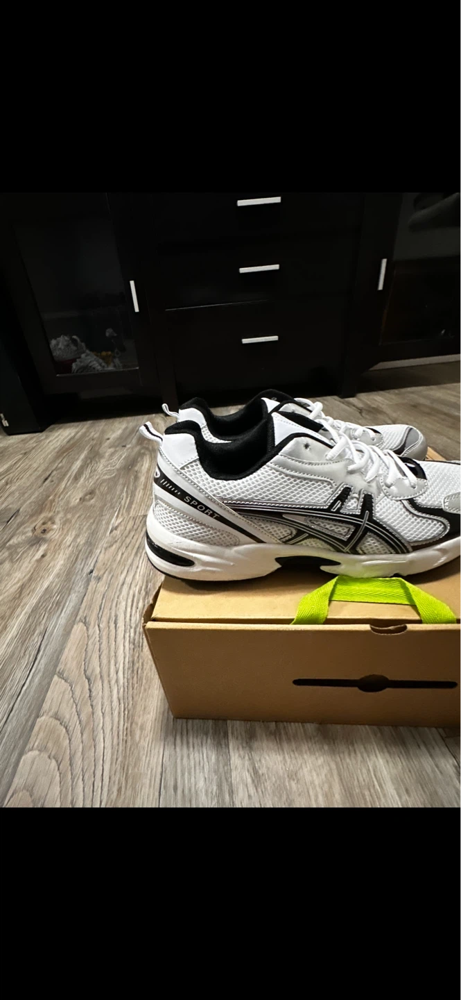 ASICS Women's White/Silver Running Shoes