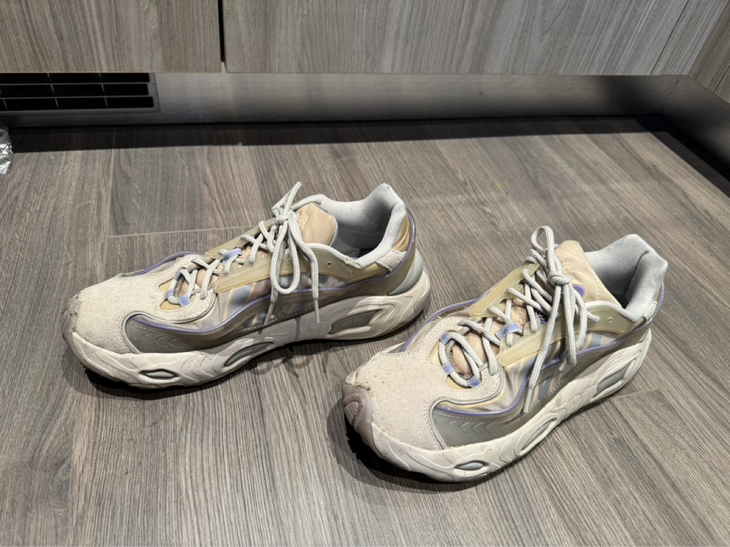Adidas shoes - photo 2