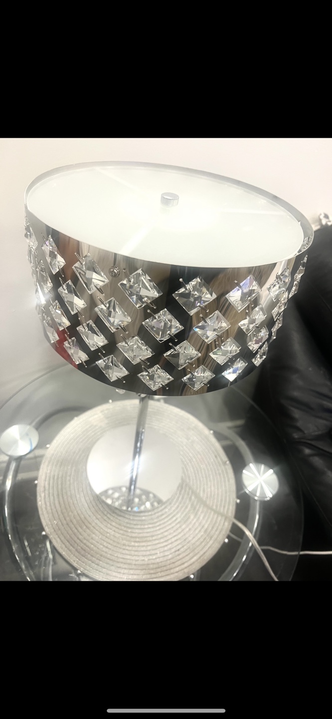 Table Lamp with Crystal Accents 80$ each brand new - photo 3