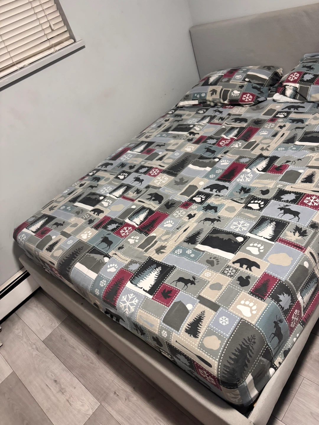 Moving Sale!! Queen Mattress & Bed Frame – Very Good Condition - photo 2