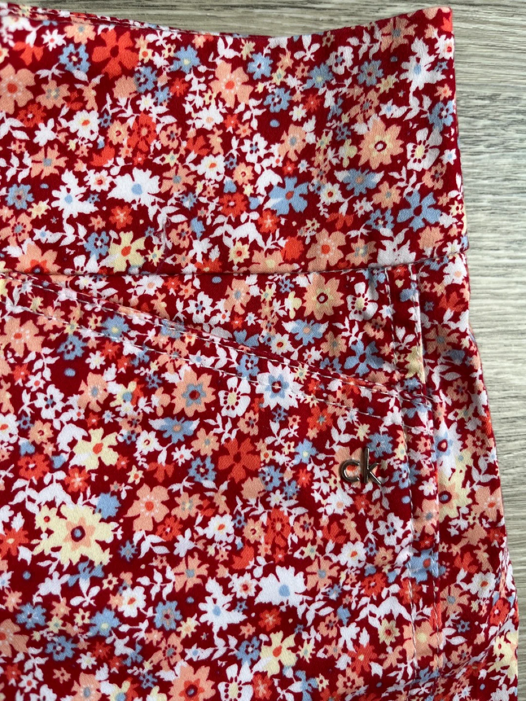 Calvin Klein Floral Shorts, Size 4 ⚽️ - photo 5