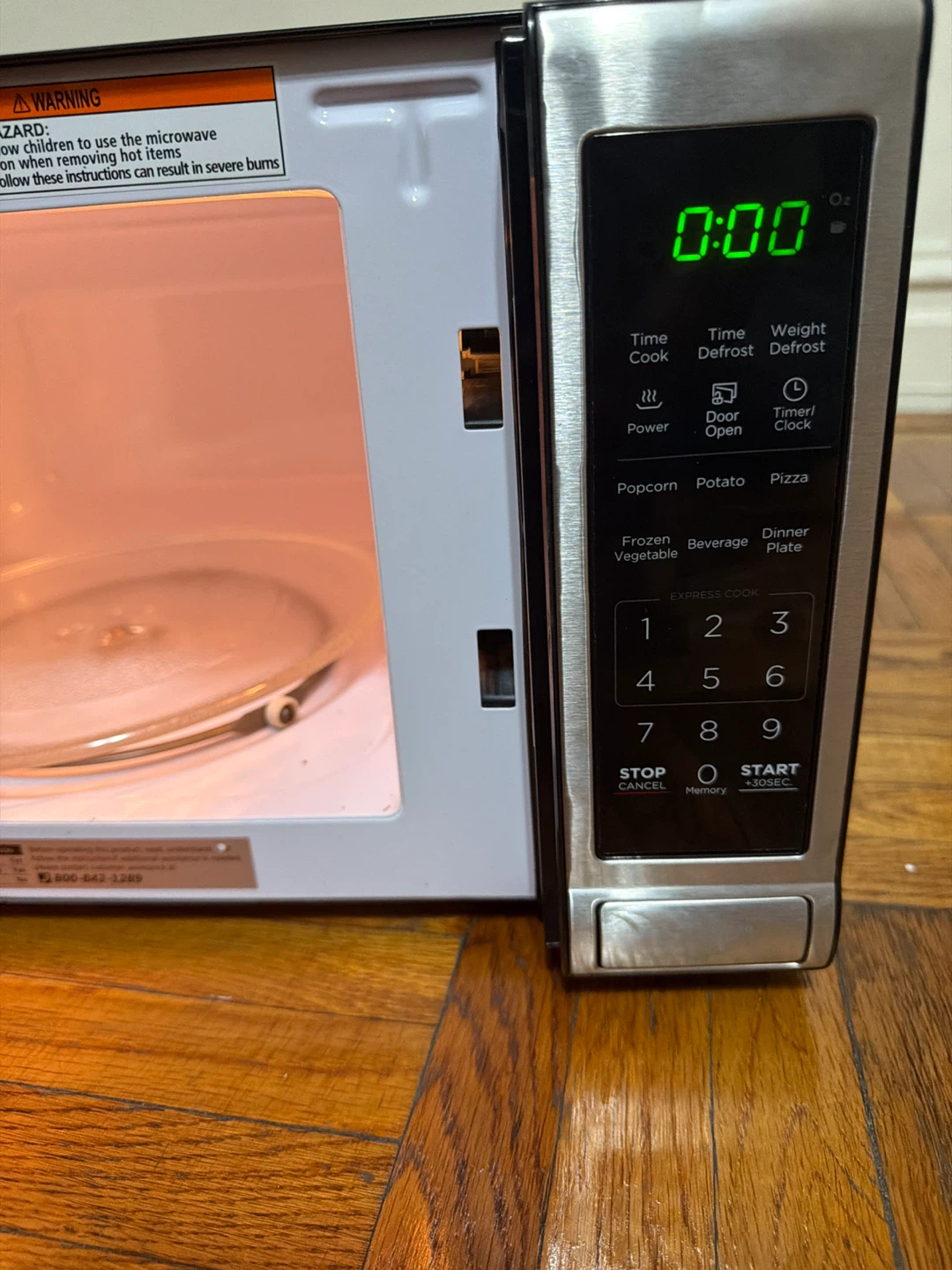 BLACK+DECKER Microwave Oven - photo 4