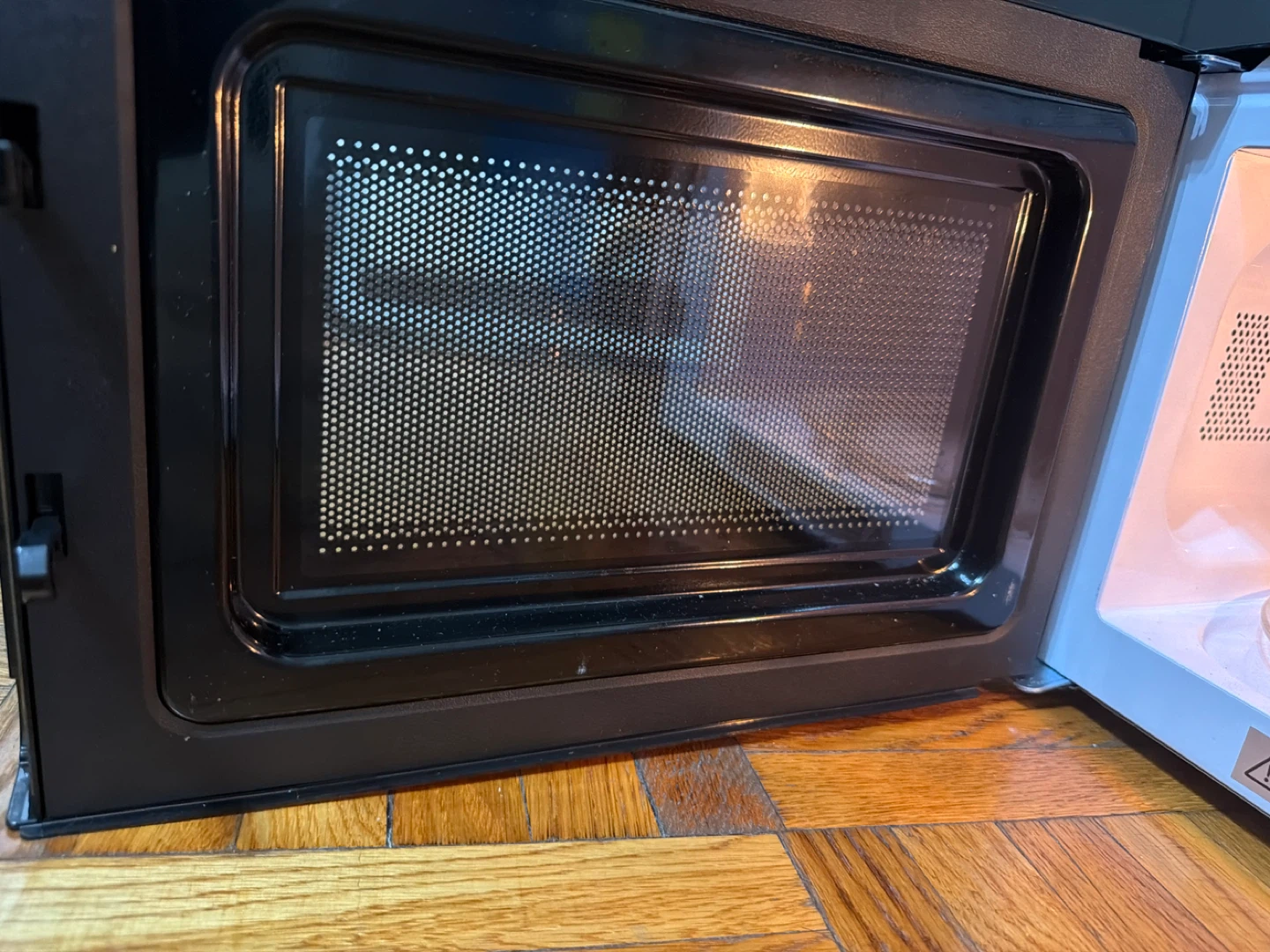 BLACK+DECKER Microwave Oven - photo 3