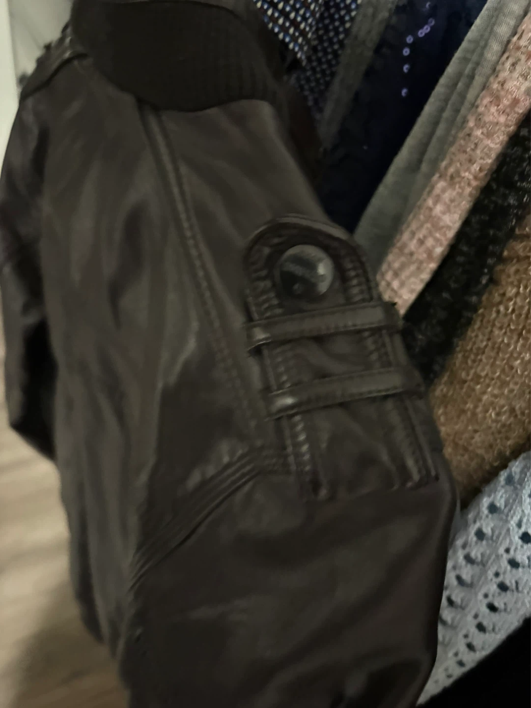 Vintage Leather Bomber Jacket - photo 3