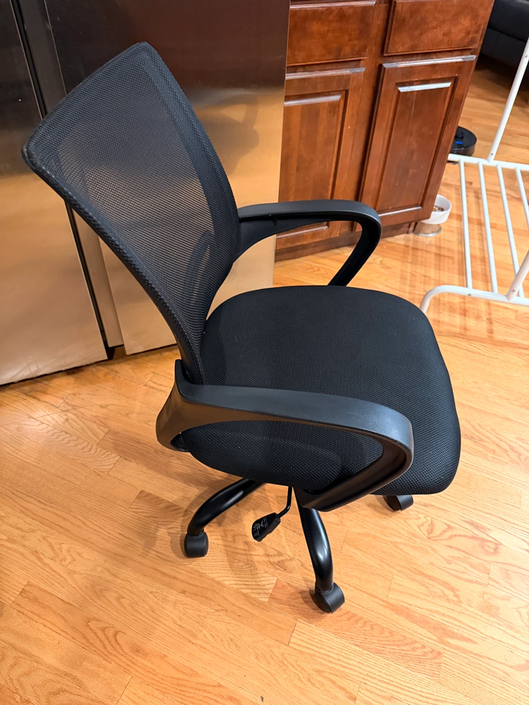 Black Mesh Office Chair - photo 2
