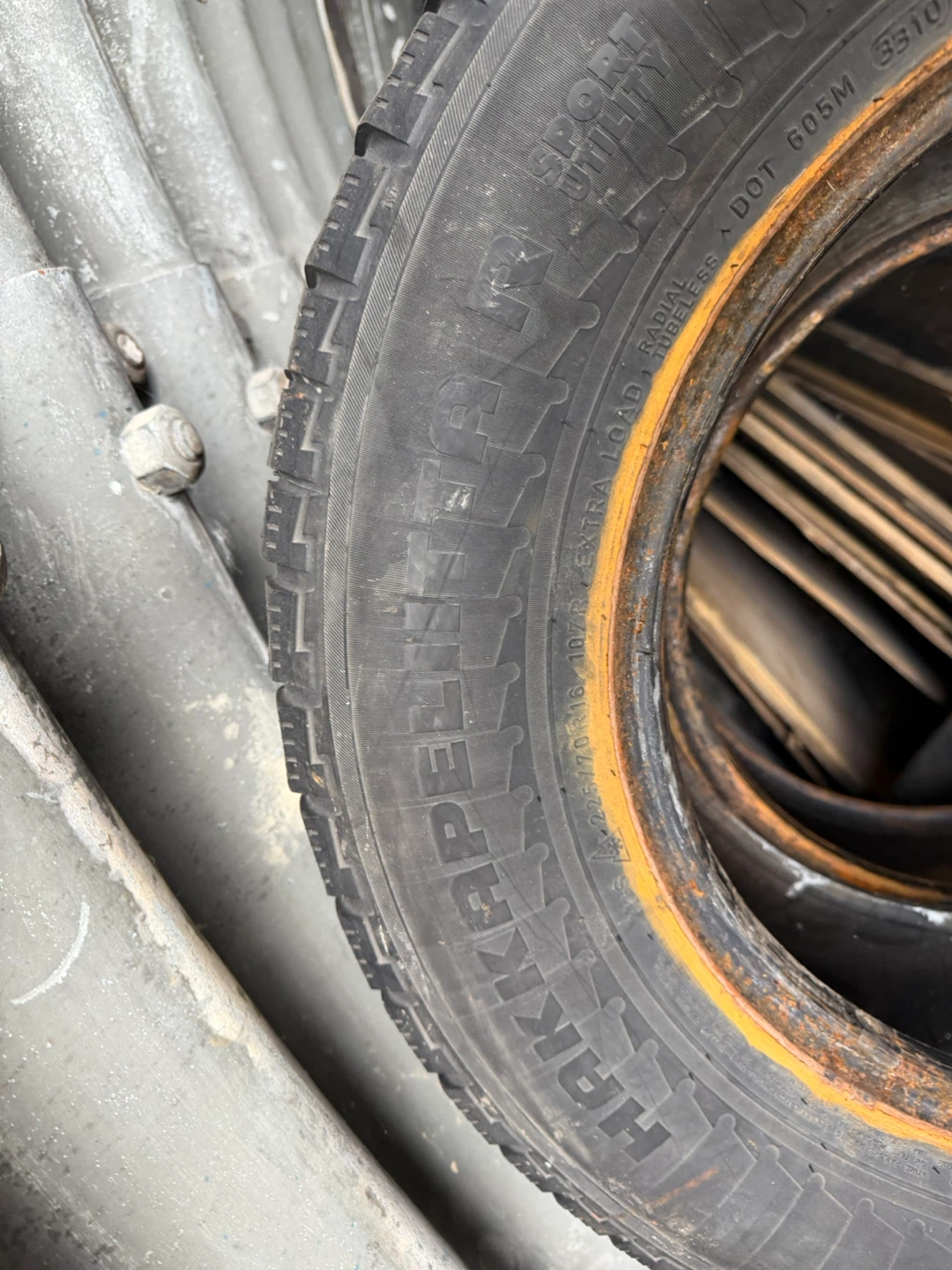 225/70R16 - photo 3