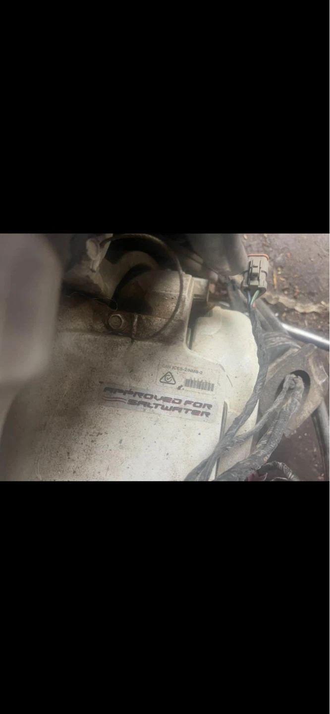 Evinrude 90 E-TEC Outboard Motor - photo 3