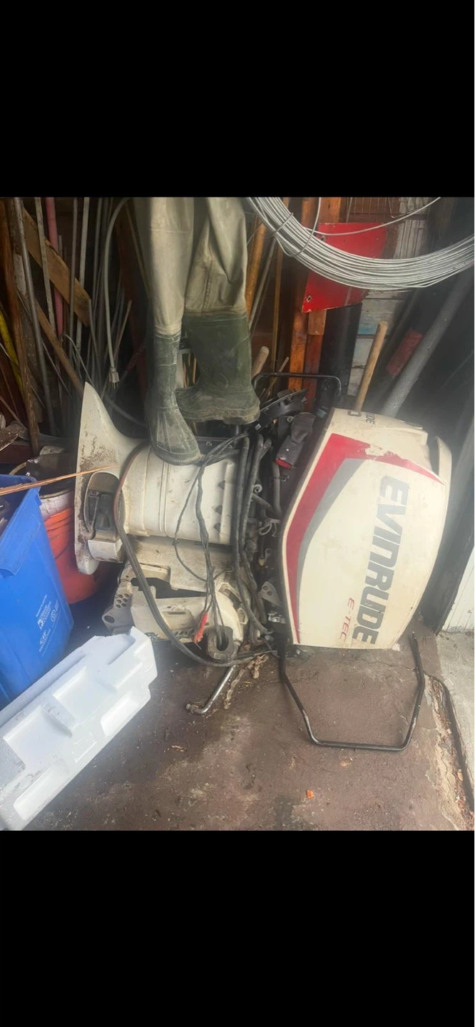 Evinrude 90 E-TEC Outboard Motor - photo 2