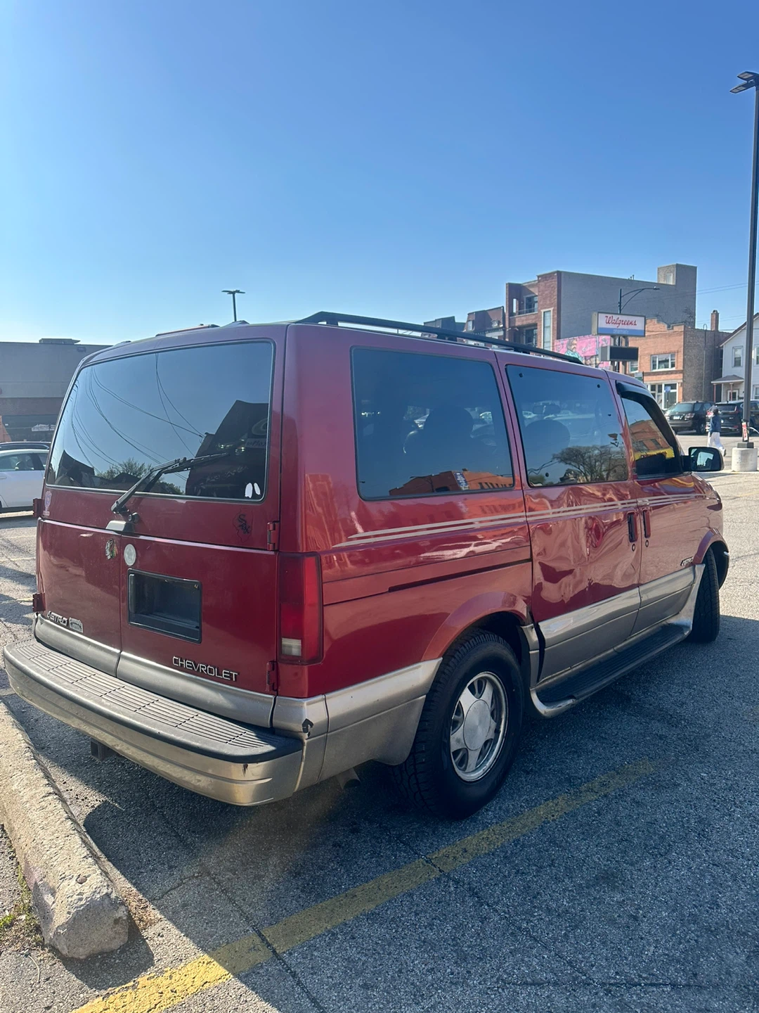 2002 Chevrolet Astro Van - photo 2