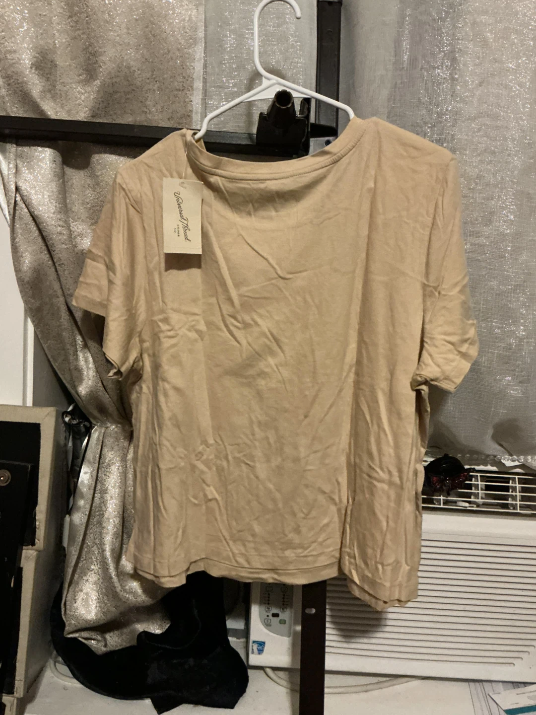 Universal Thread Beige T-Shirt XXL