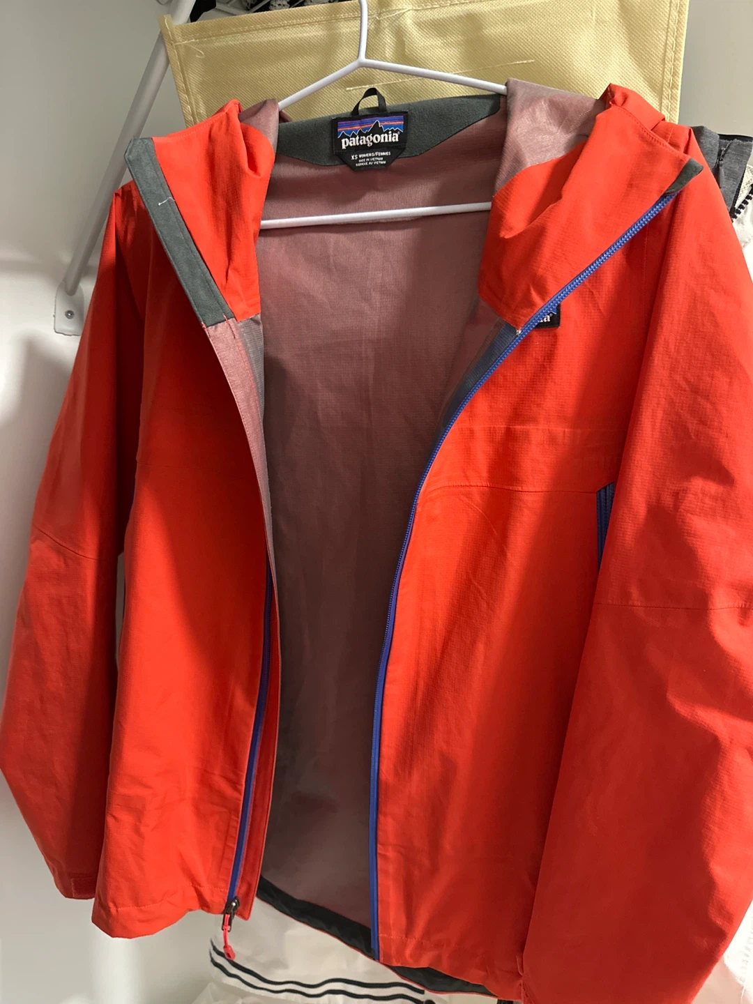 ⚽️Patagonia Women's XS Orange Rain Jacket