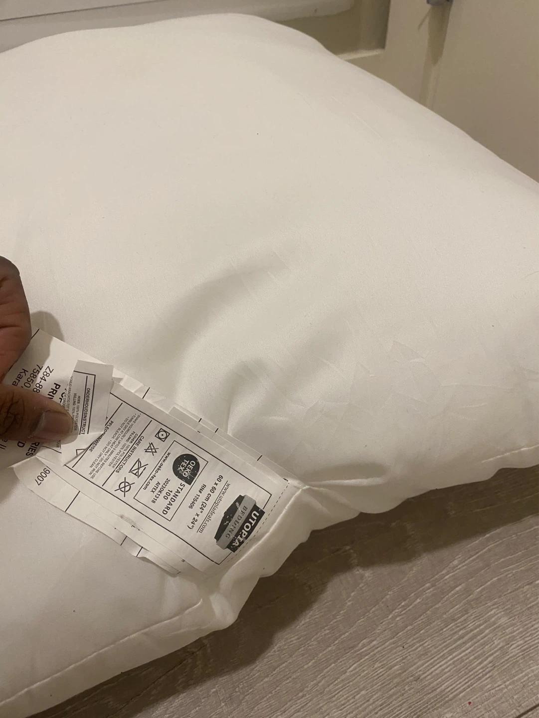 Set of 3 Pillows – 2 Square & 1 Rectangle – White - photo 2
