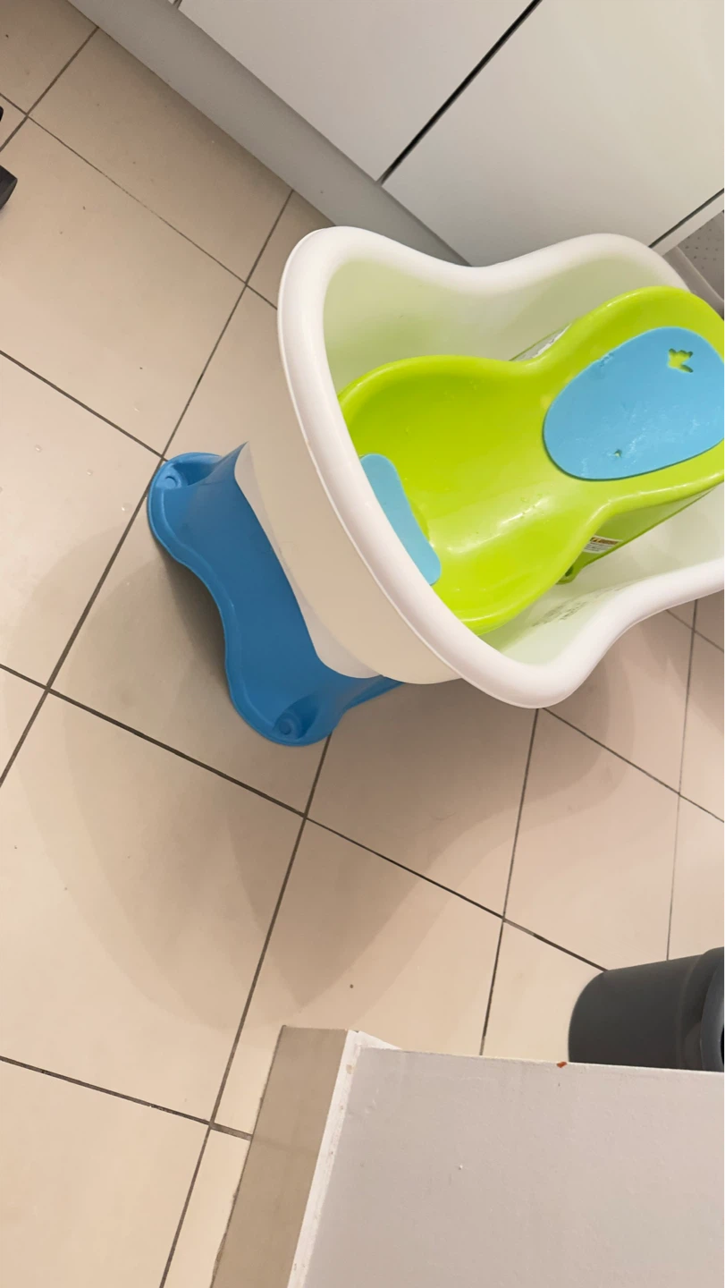 The First Years Baby Bath Tub with Sling