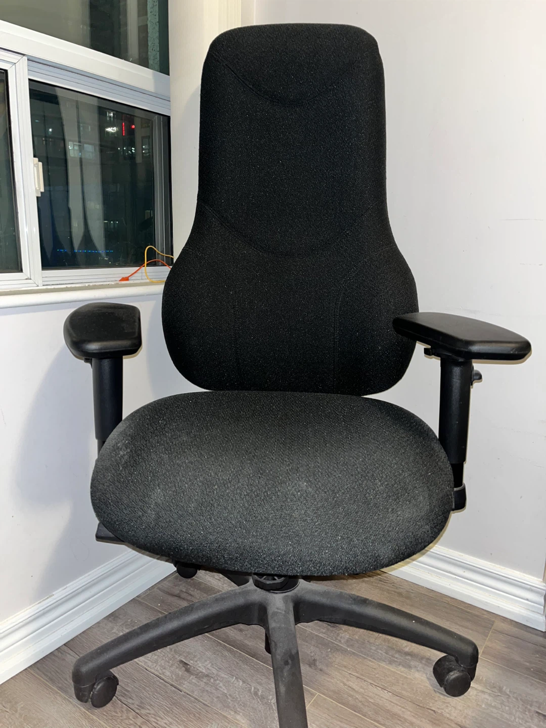 Black Ergonomic Office Chair - photo 2