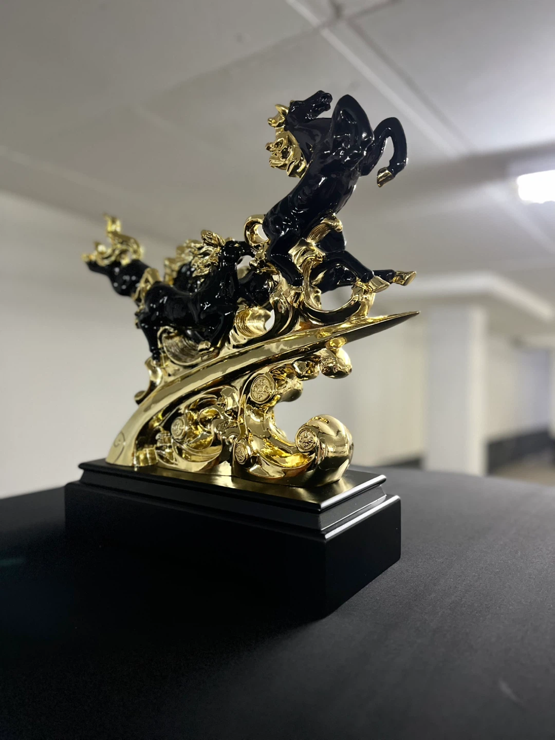 Black and Gold Horse Sculpture - photo 5