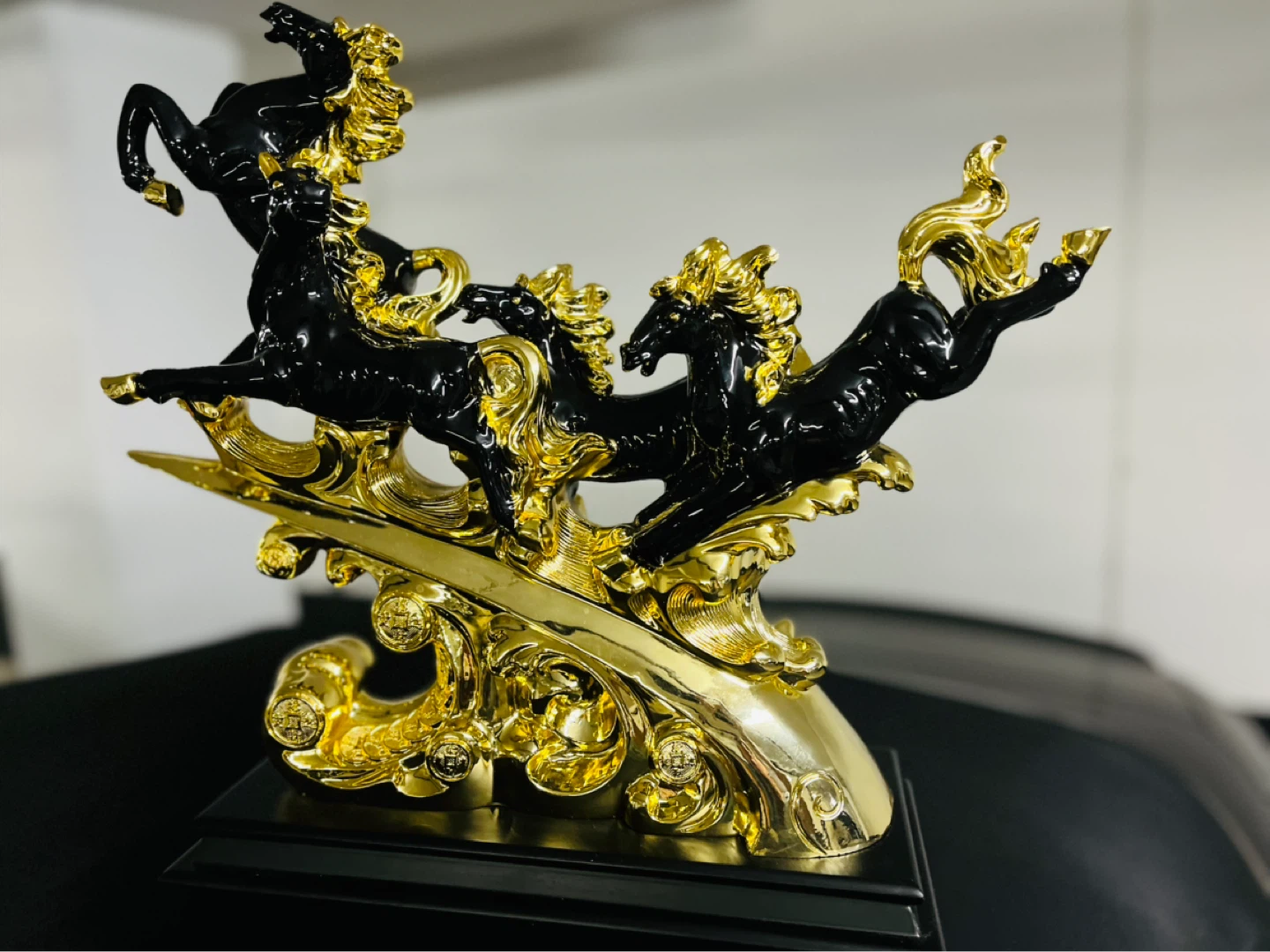 Black and Gold Horse Sculpture - photo 3