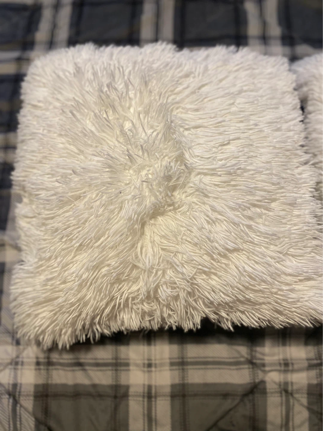 2 White Faux Fur Throw Pillows - photo 2