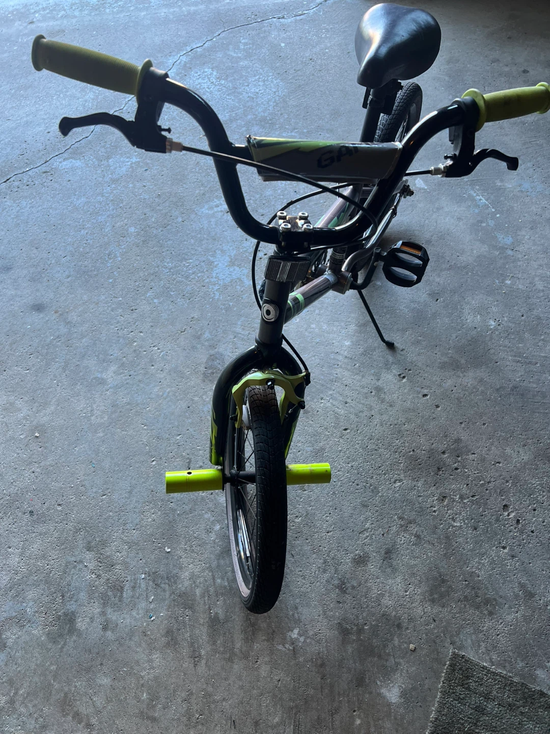 18 inch Avigo Gamer BMX Bike(fairly new) - photo 3