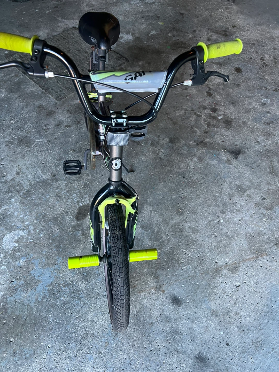 18 inch Avigo Gamer BMX Bike(fairly new) - photo 5