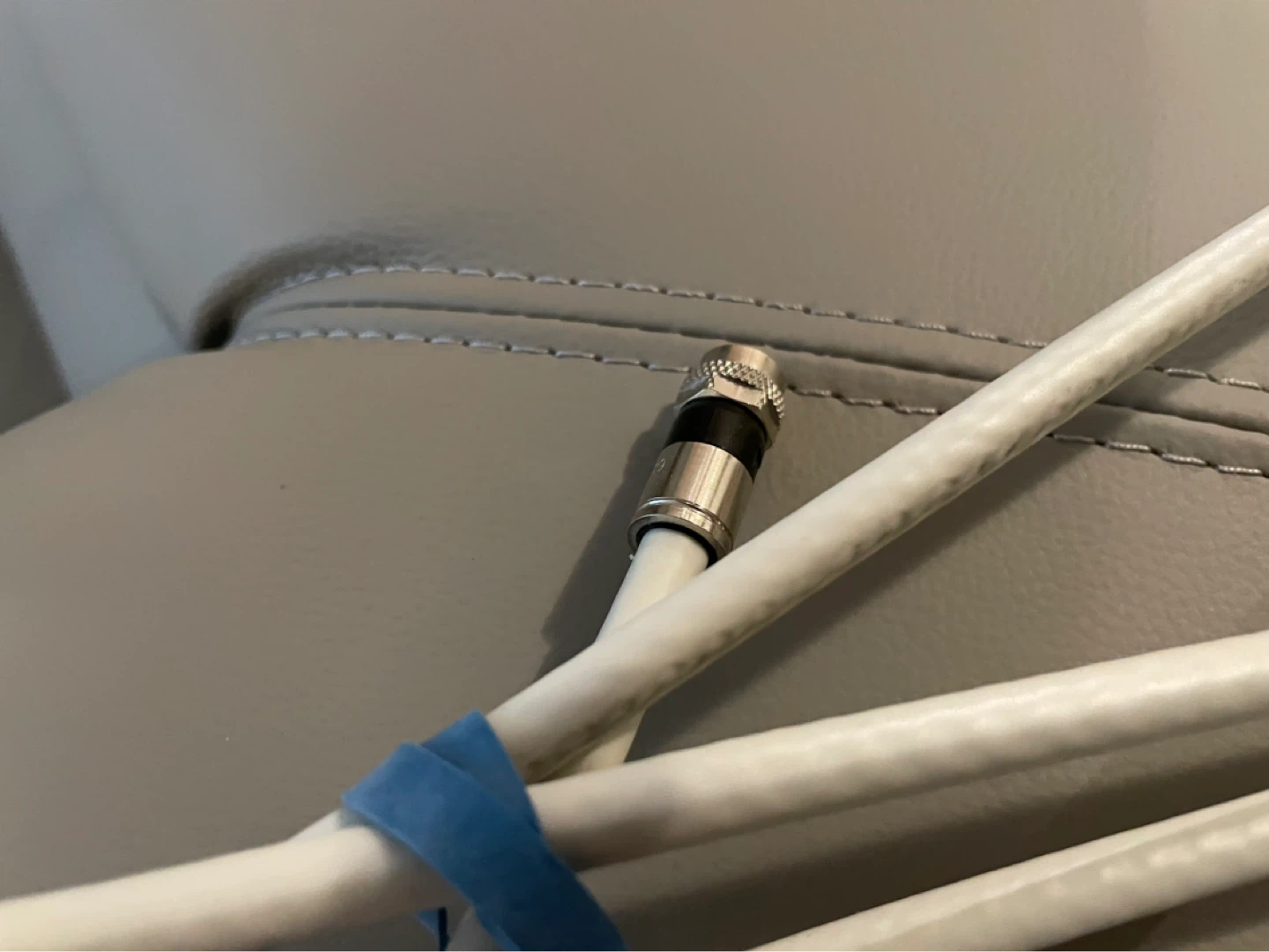 White Coaxial Cable with Connectors ⚽ - photo 3