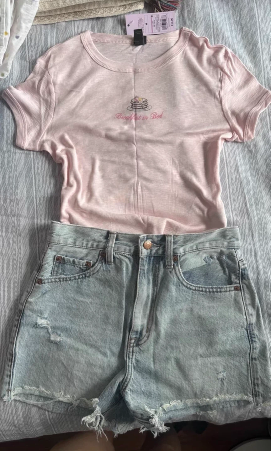 Wild Fable Pink "Breakfast in Bed⚽️" T-Shirt Size M