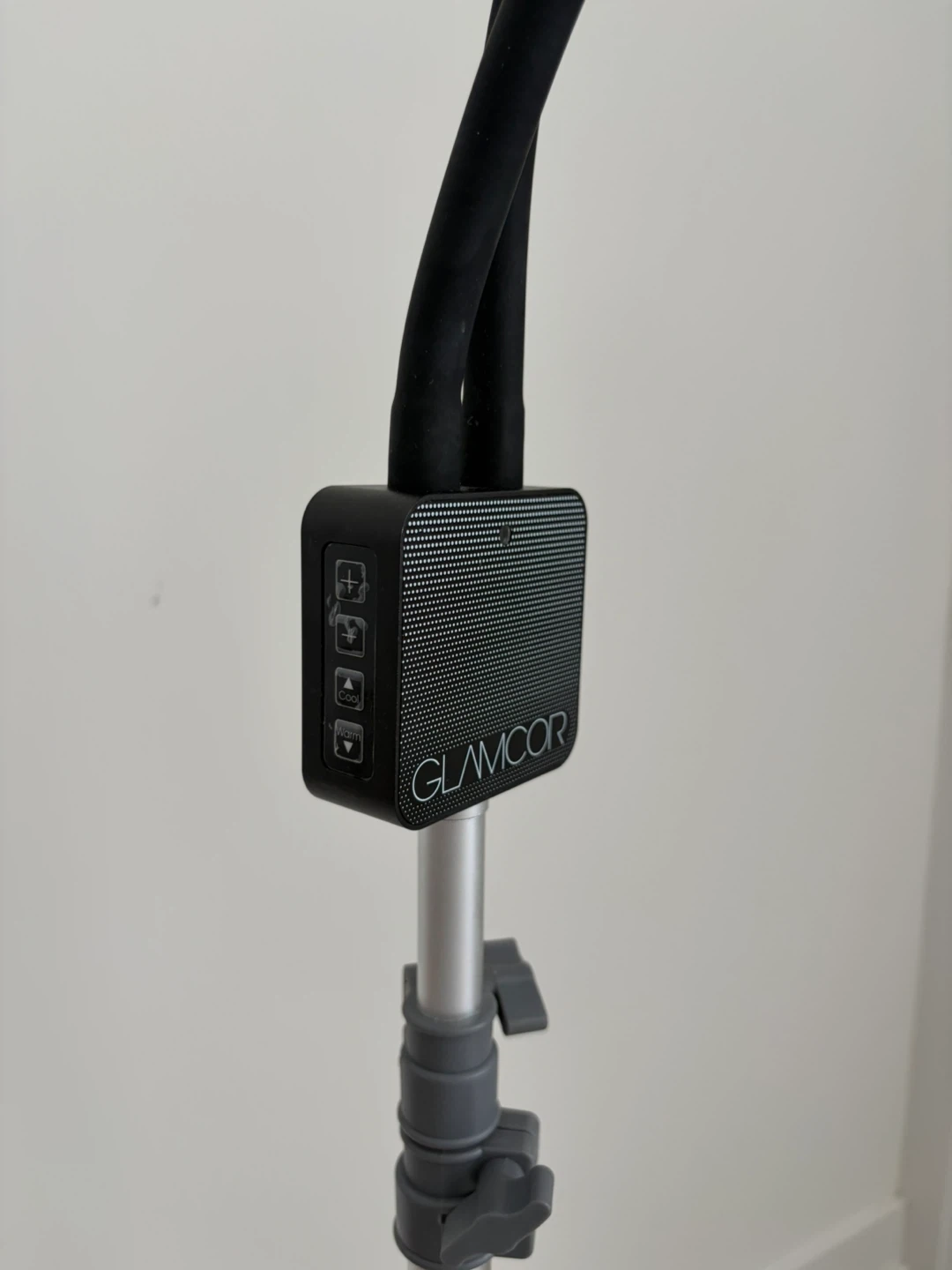 Glamcor LED Ring Light with Tripod - photo 2