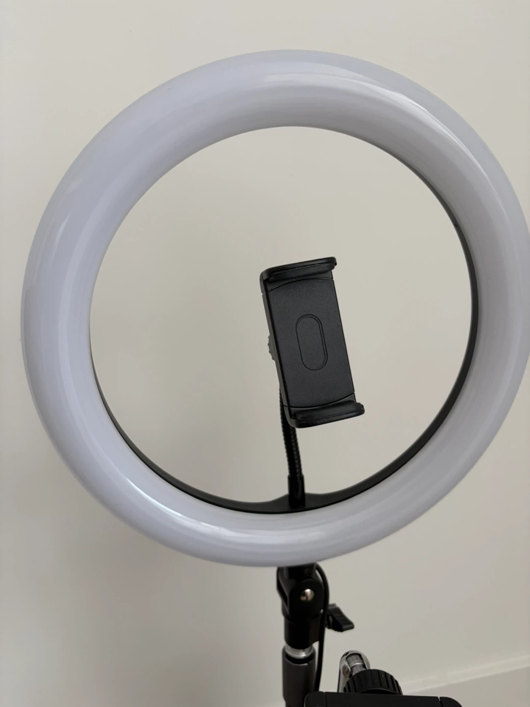 LED Ring Light with Phone Holder - photo 2