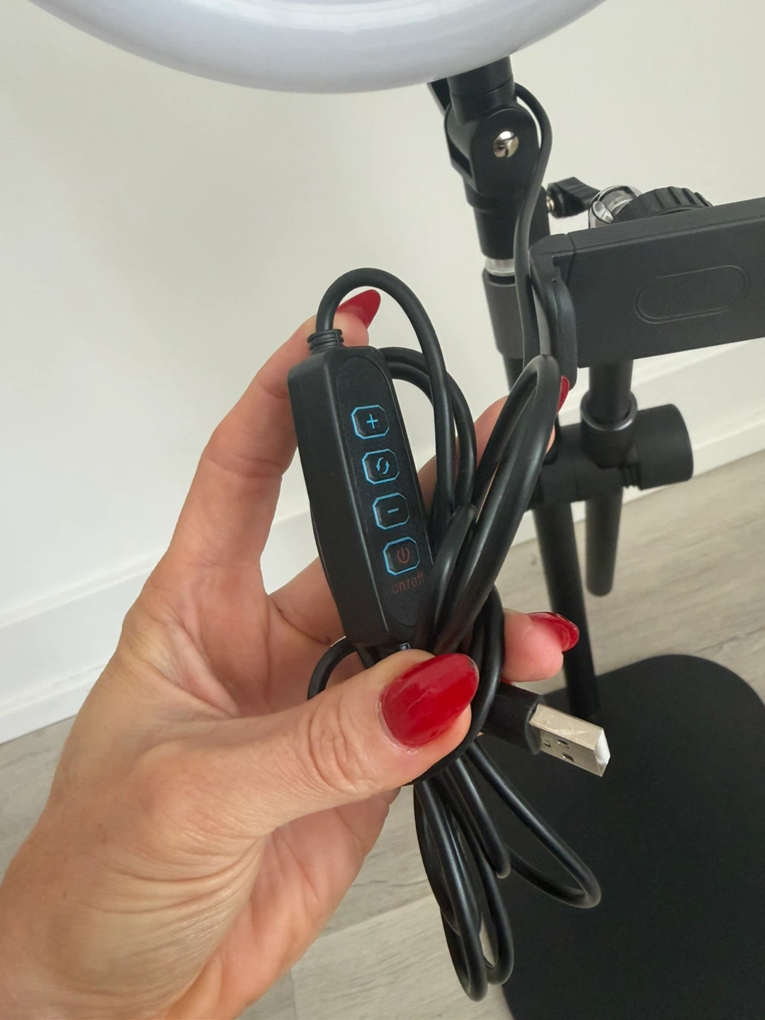 LED Ring Light with Phone Holder - photo 5