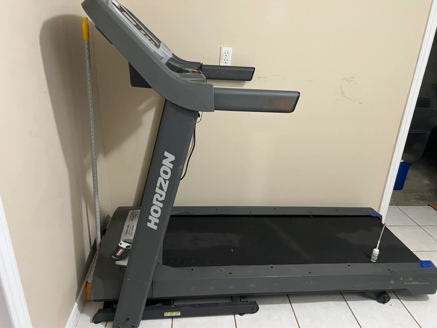 Horizon CT5.4 Treadmill - photo 2