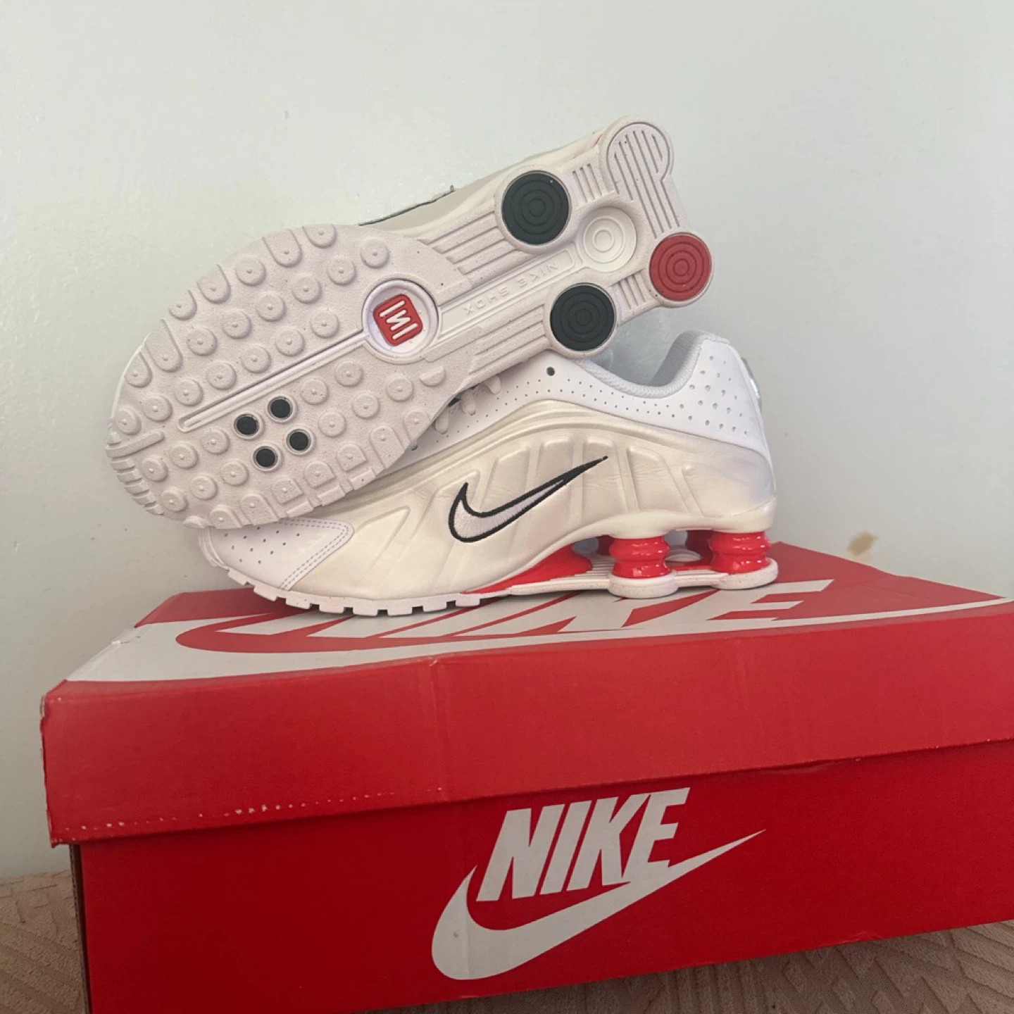 Nike Shox R4 Sneakers