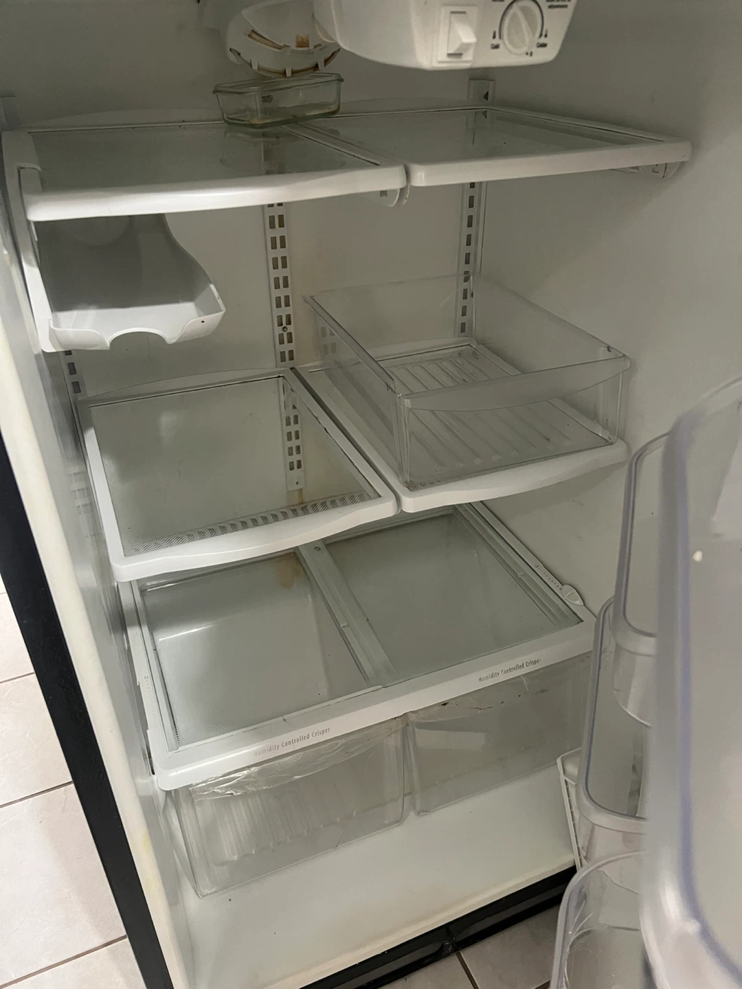 Frigidaire Refrigerator - photo 4