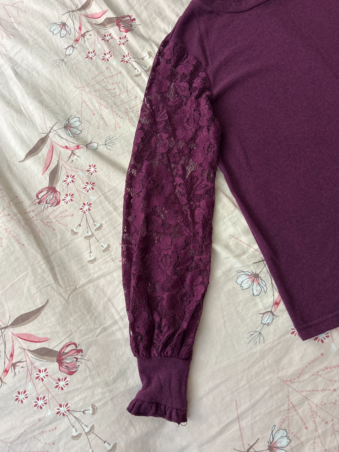 Suzy Women's Purple Lace Sleeve Top ⚽️ - photo 2