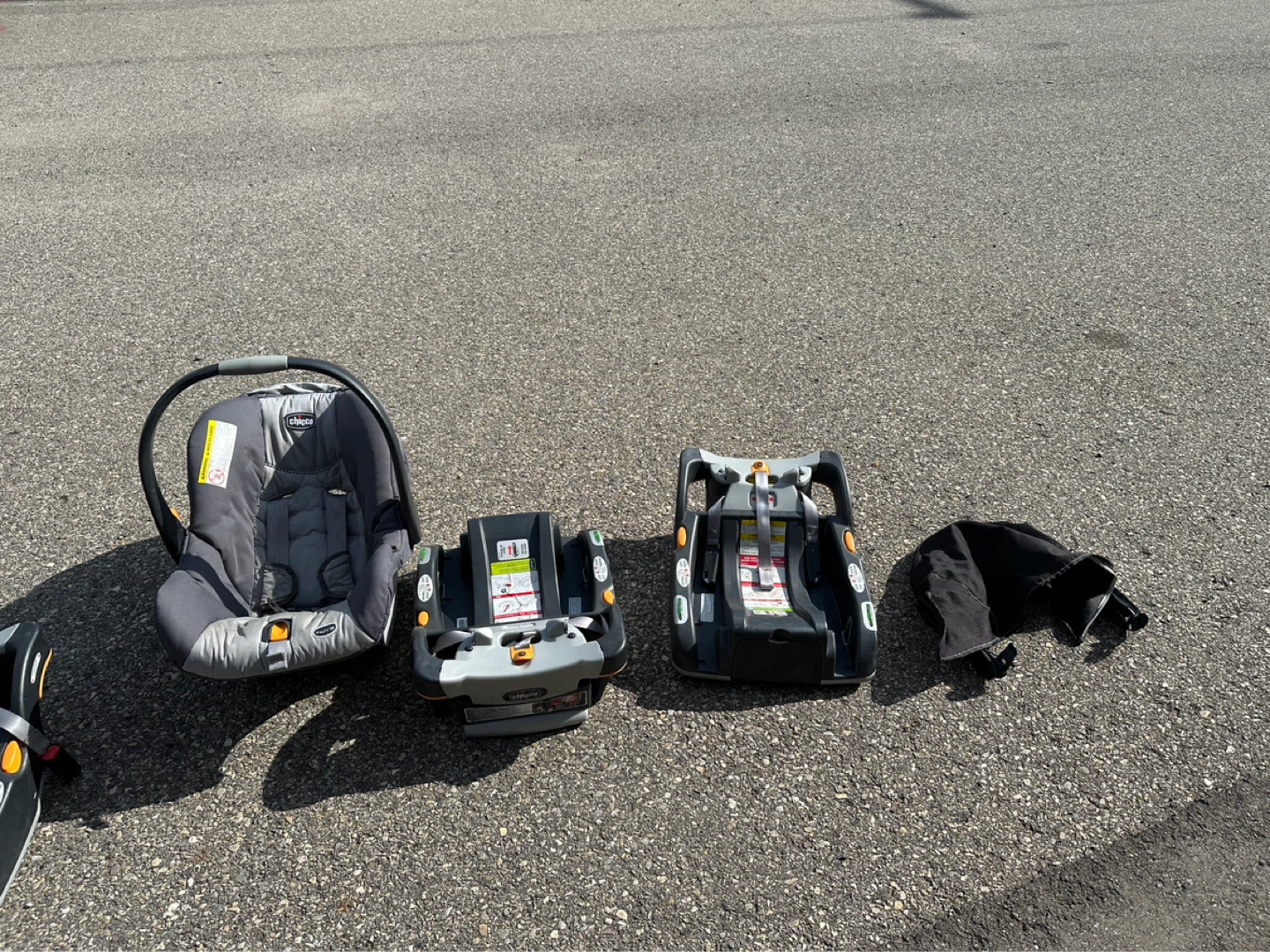 Chicco infant car seat & 2 bases