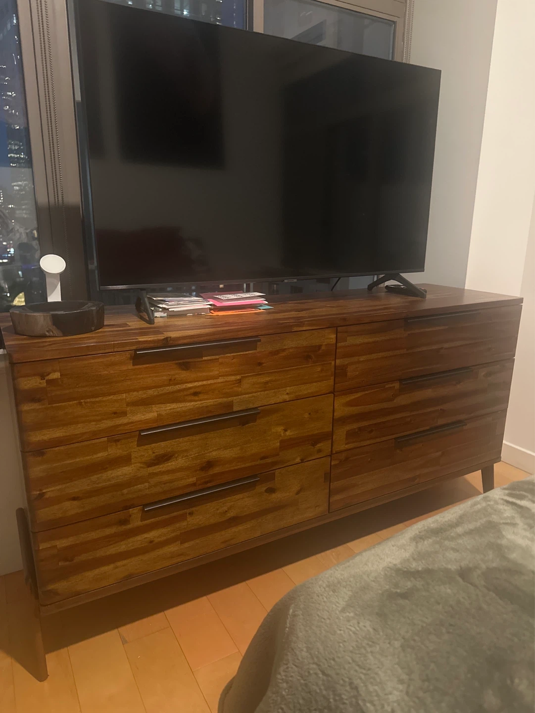 Wooden Dresser with 6 Drawers