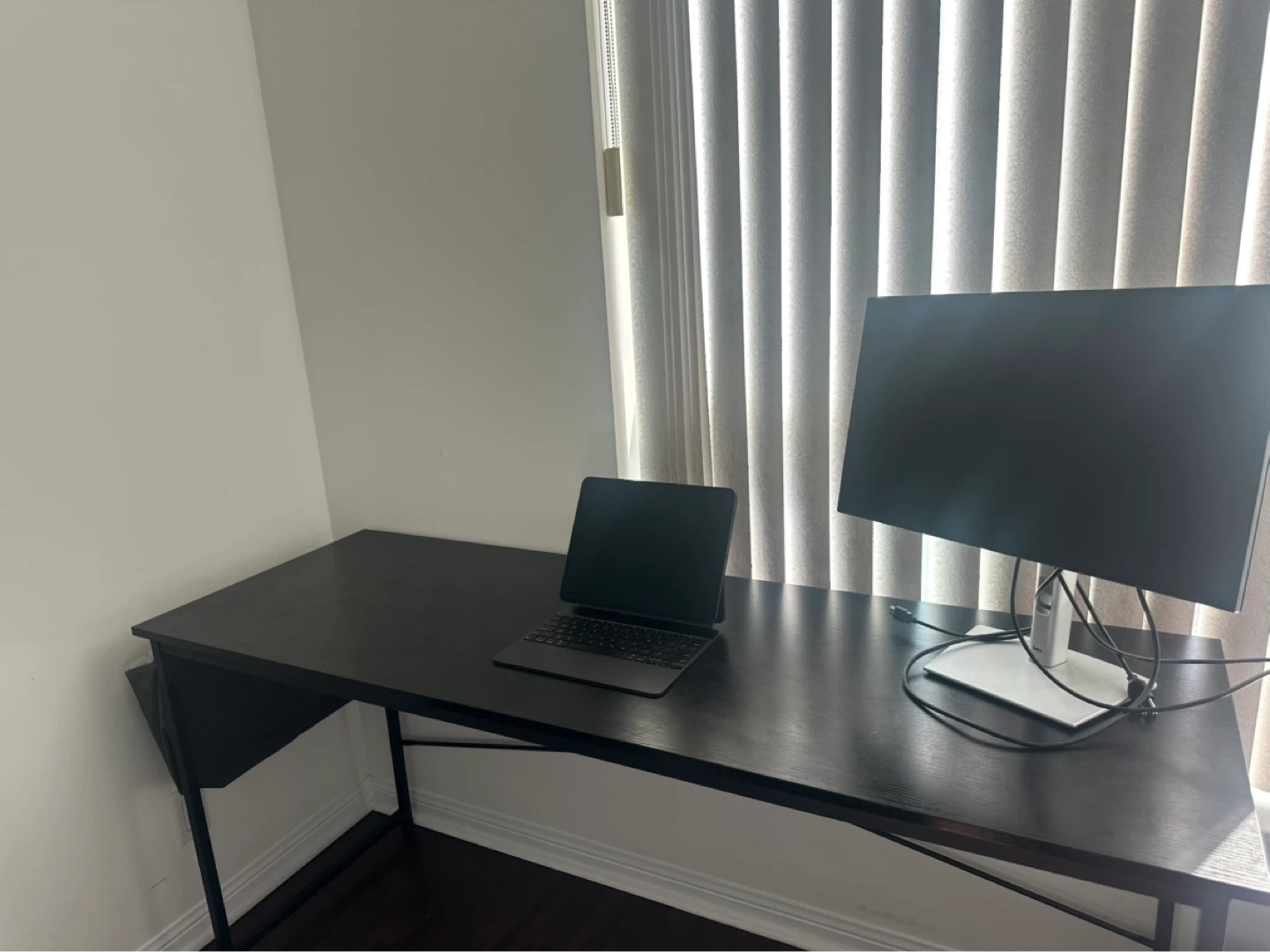 Flrrtenv 63 inch computer desk - Black colour