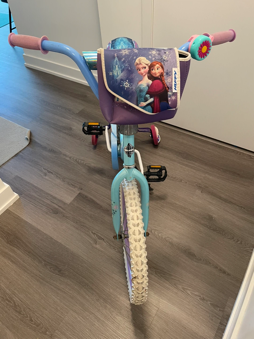 Huffy Frozen Kids Bike 18” with training wheels - photo 2