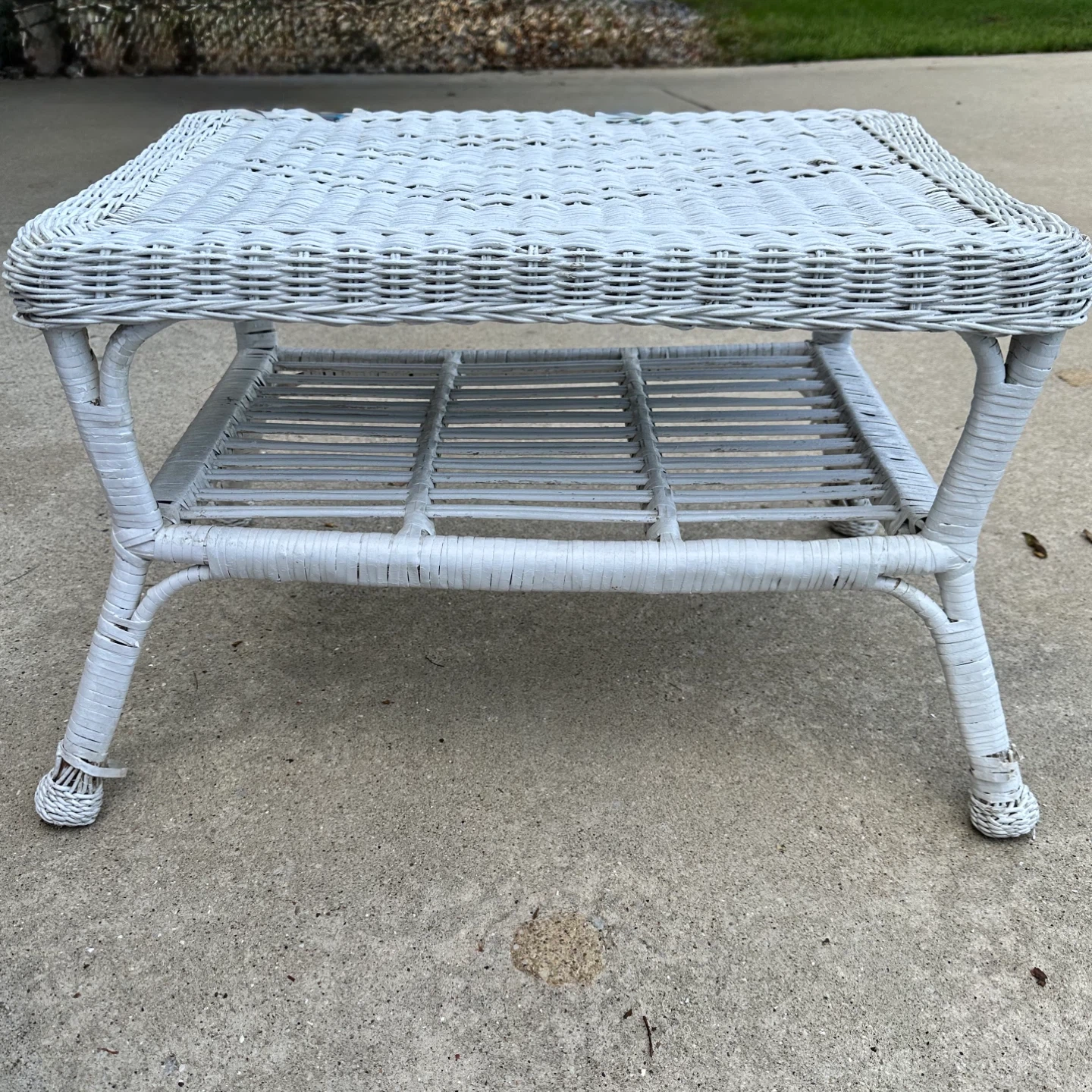 Indoor/Outdoor White Wicker Side Table with Shelf - photo 2