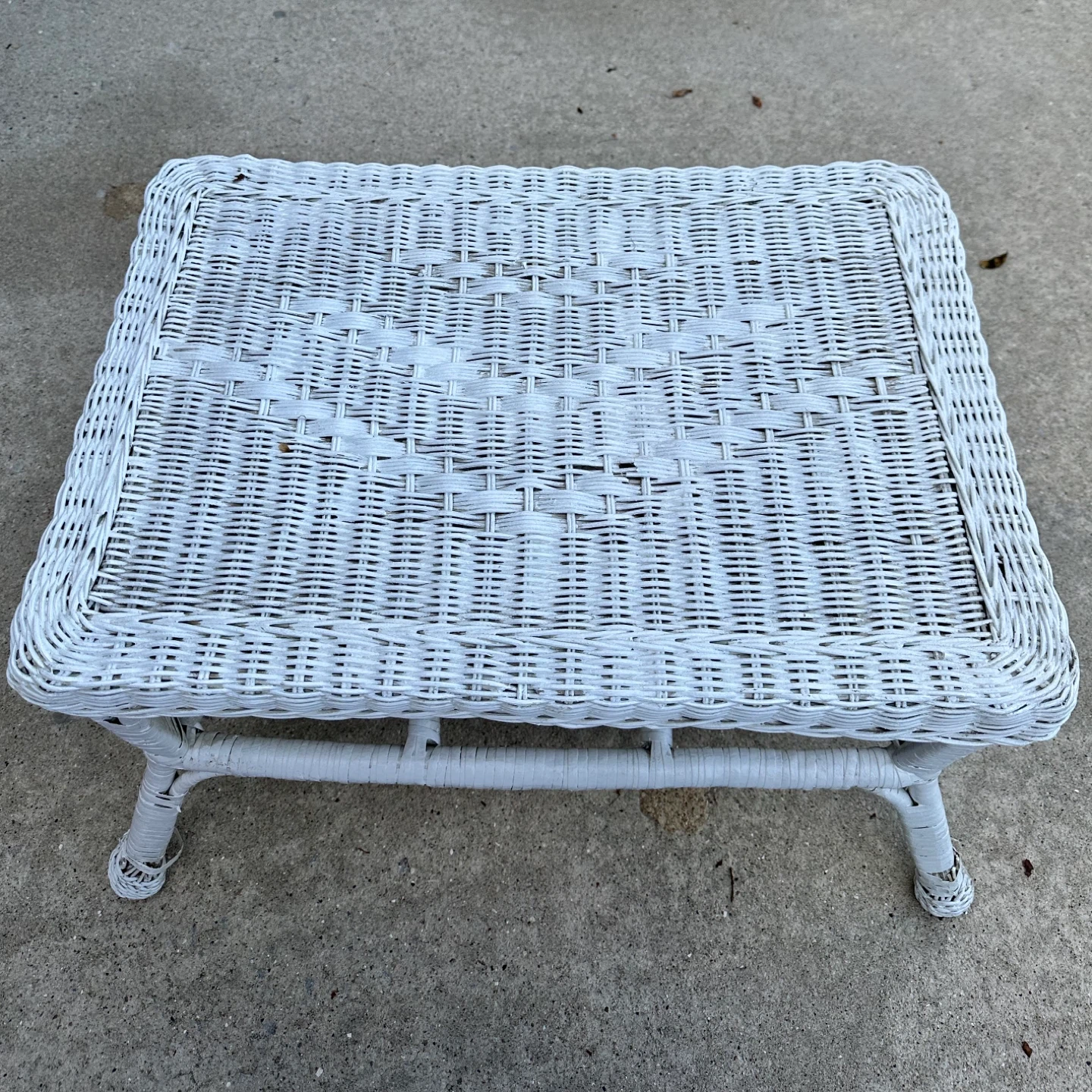 Indoor/Outdoor White Wicker Side Table with Shelf
